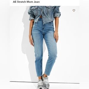 American Eagle stretch denim mom jeans casual everyday straight leg size 8 reg